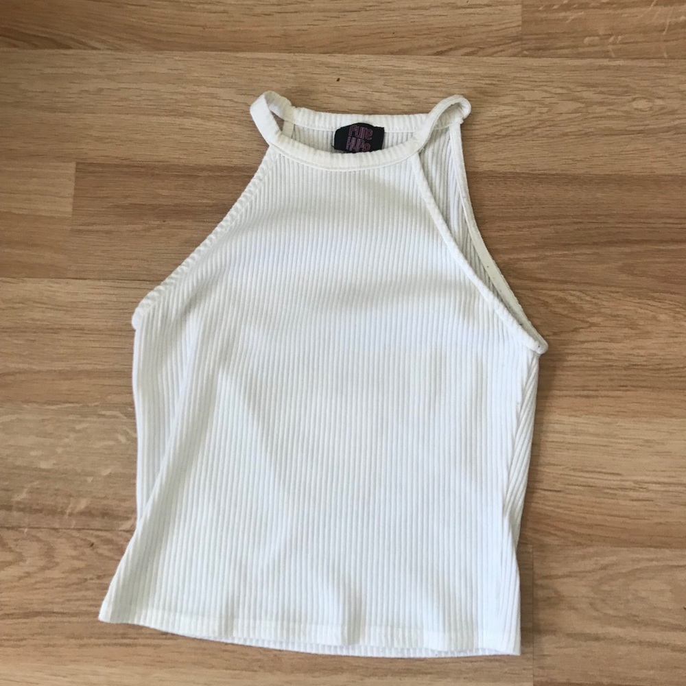 Ribbed, high-collar white top